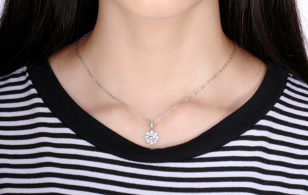 925 Sterling Silver Snowflake Necklace