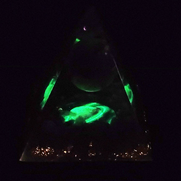 Glow In The Dark Orgone Healing Pyramid with Amethyst Sphere